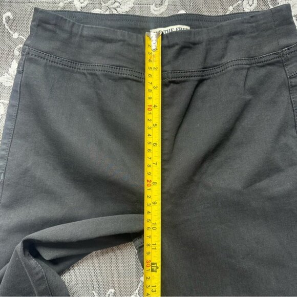 We The Free Penny Pull On FlareStretch Jeans in Black  Sz Medium - Picture 8 of 10